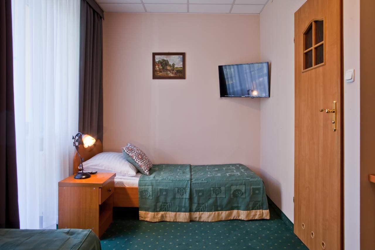 Отель Hotel Henryk Крыница-Здруй-33